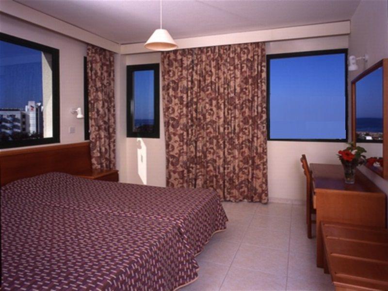 Isaac Aparthotel Pernera Εξωτερικό φωτογραφία
